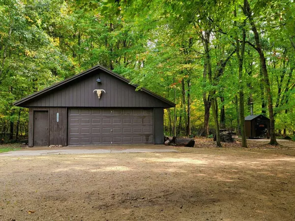 Iola, WI 54945,E2126 FLAATA ROAD