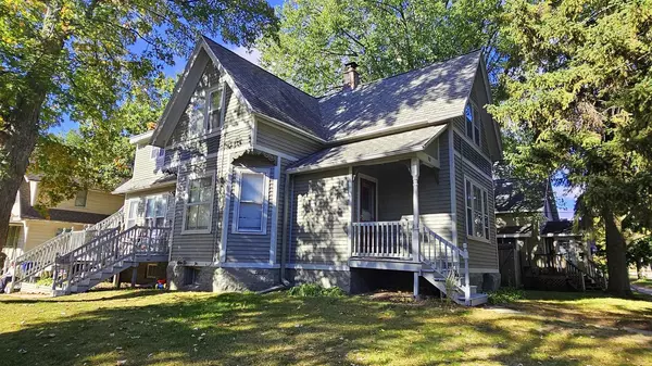 801 JAMES STREET, Green Bay, WI 54303