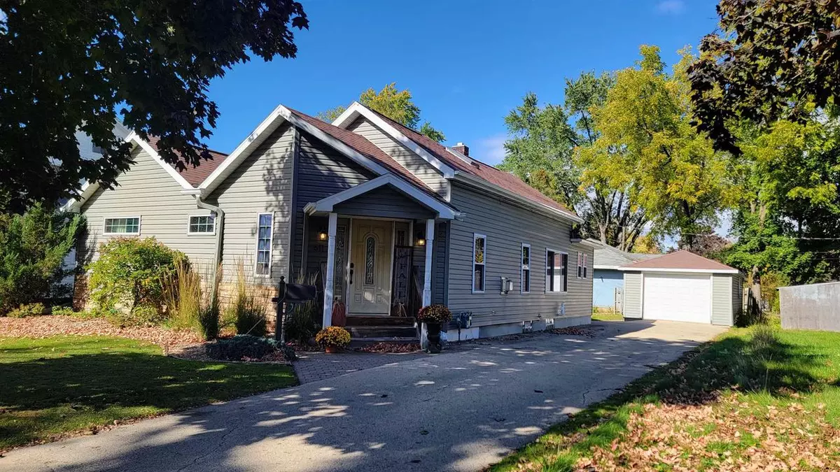 New London, WI 54961,611 BUCK STREET
