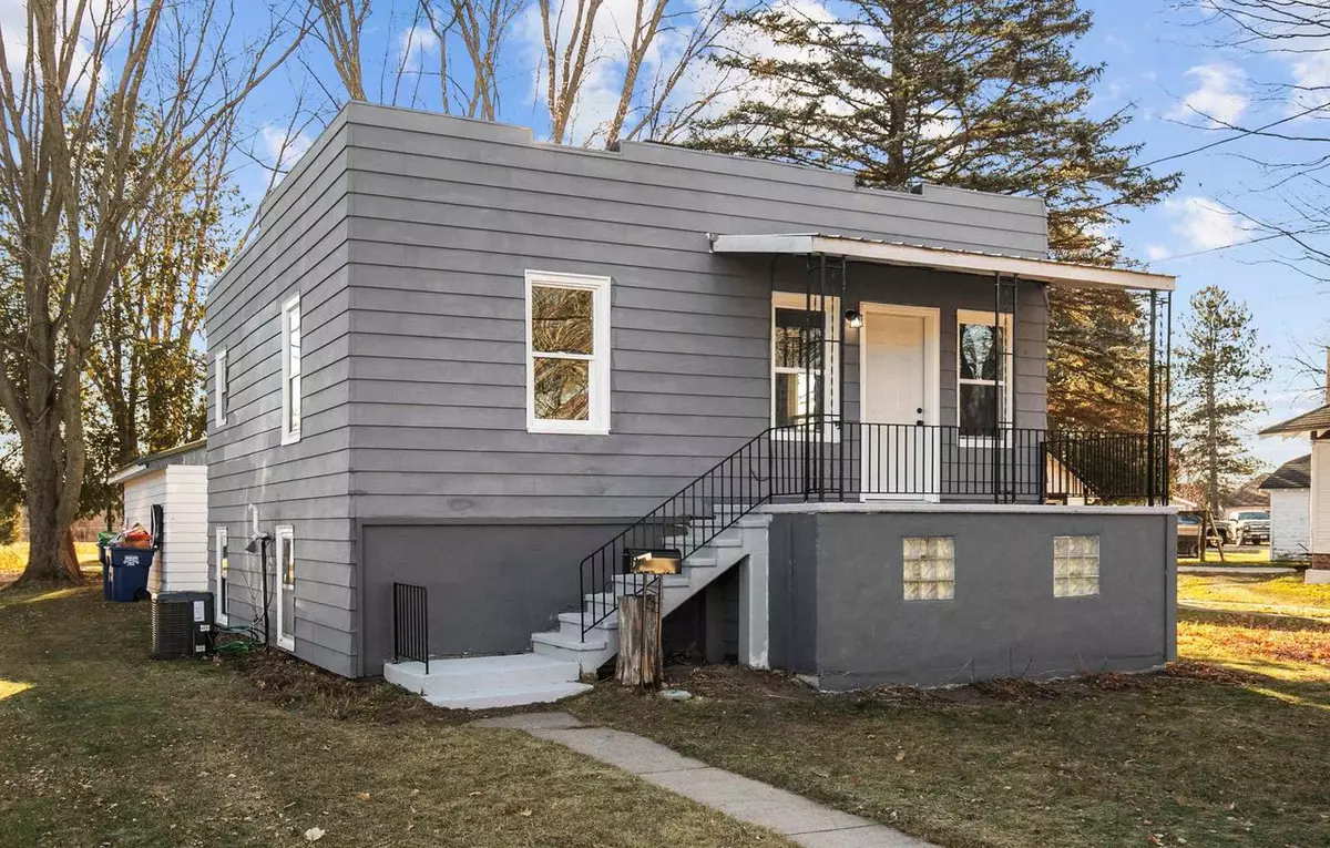 Clintonville, WI 54929,94 MCKINLEY AVENUE