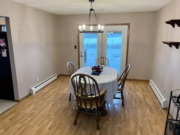 Oakfield, WI 53065,172 W WAUPUN STREET