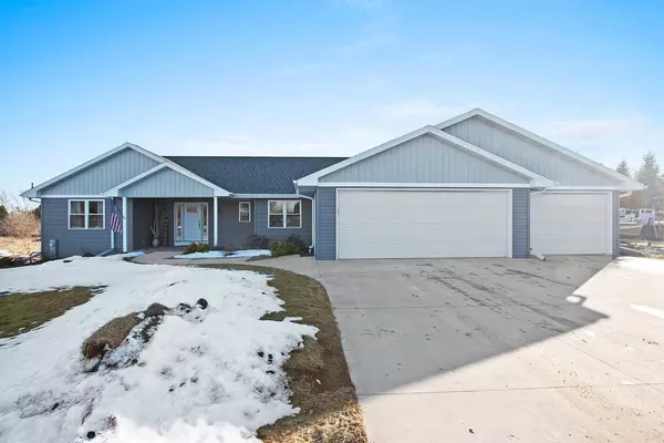 N2246 HIGH RIDGE LANE, New London, WI 54961
