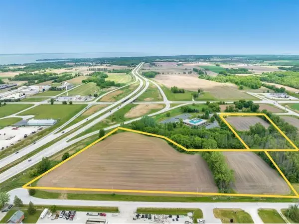 EQUESTRIAN COURT, Green Bay, WI 54311