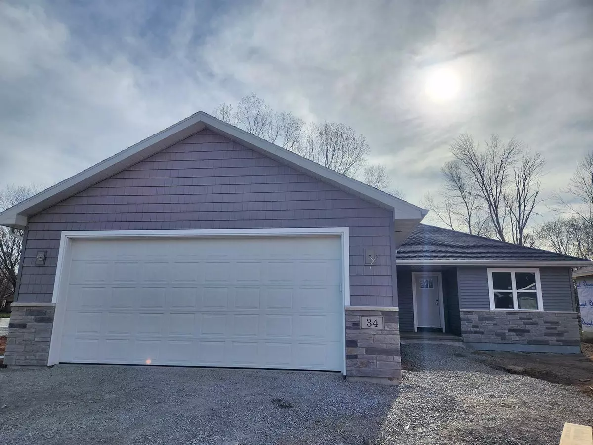 Kaukauna, WI 54130,34 ASH GROVE PLACE