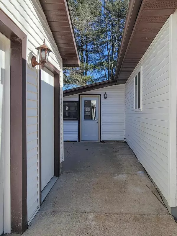 Ogdensburg, WI 54962,800 MAIN STREET