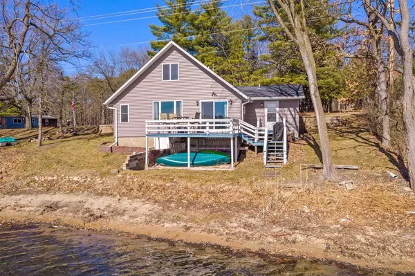 1161 E NORTH LAKE STREET, Hancock, WI 54943