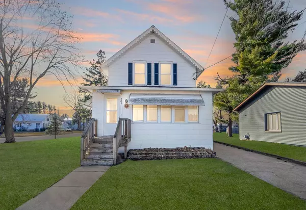 205 S ELIZABETH STREET, Weyauwega, WI 54983