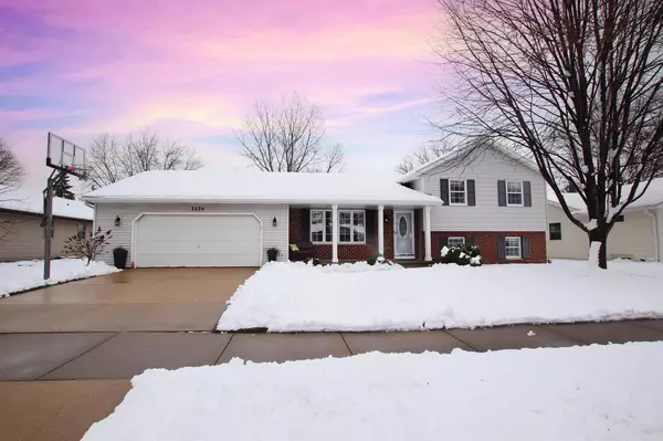 3324 S KERNAN AVENUE, Appleton, WI 54915