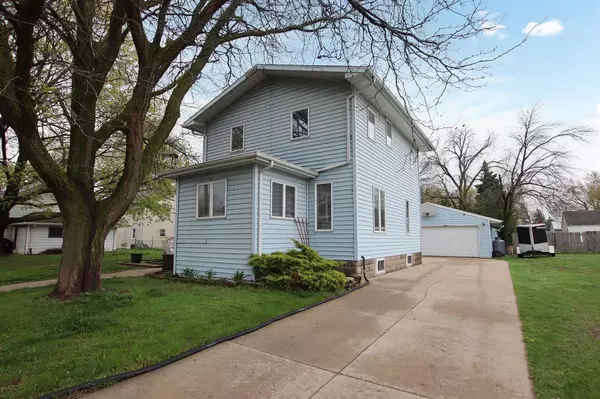 Appleton, WI 54914,1613 W LAWRENCE STREET