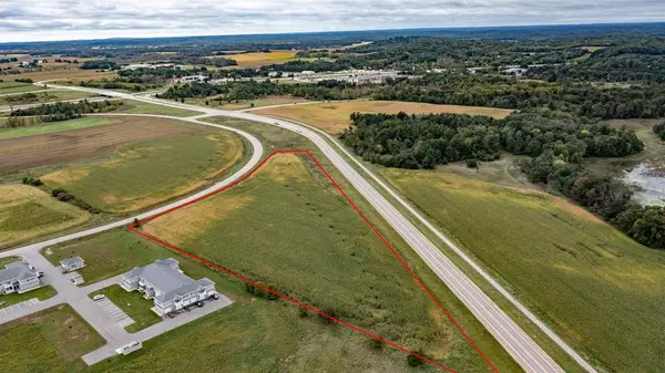 COMMERCIAL DRIVE, Waupaca, WI 54981