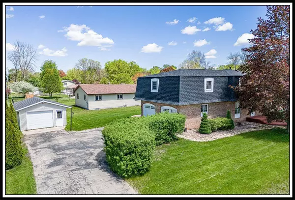 403 W BECKERT ROAD, New London, WI 54961
