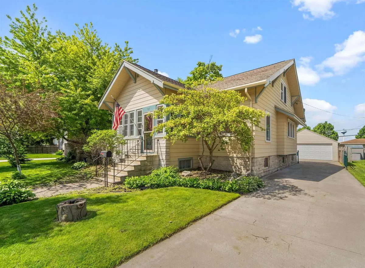 North Fond Du Lac, WI 54937,917 MICHIGAN AVENUE