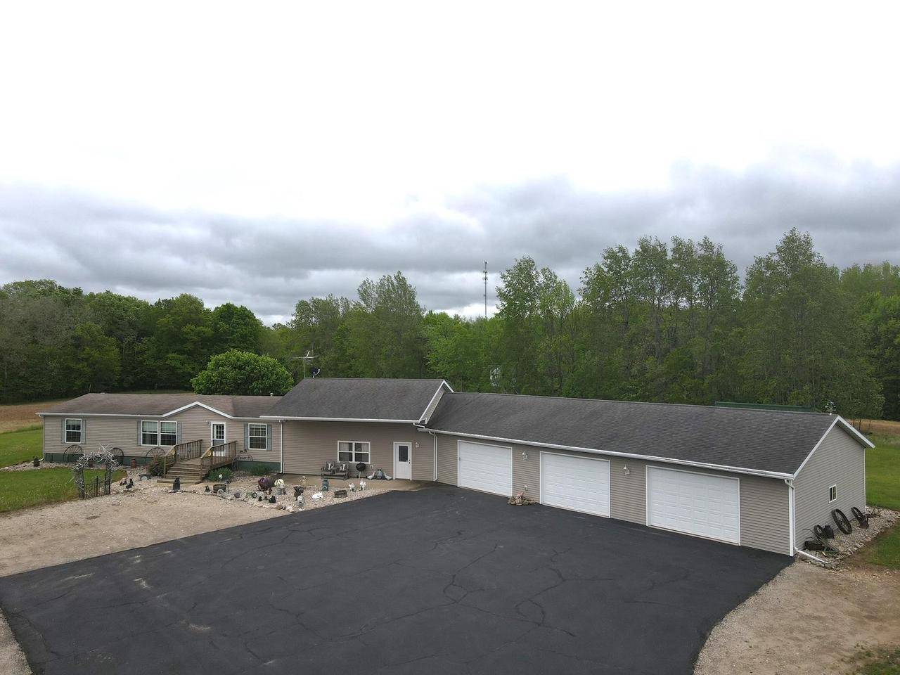 9155 LEE LAKE ROAD, Pound, WI 54161