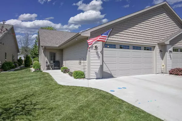 1576 STANTON CIRCLE, Appleton, WI 54915