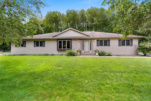 E1795 LAKE SHORE DRIVE, Iola, WI 54945