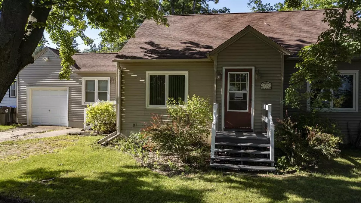 Weyauwega, WI 54983,205 E SUMNER STREET