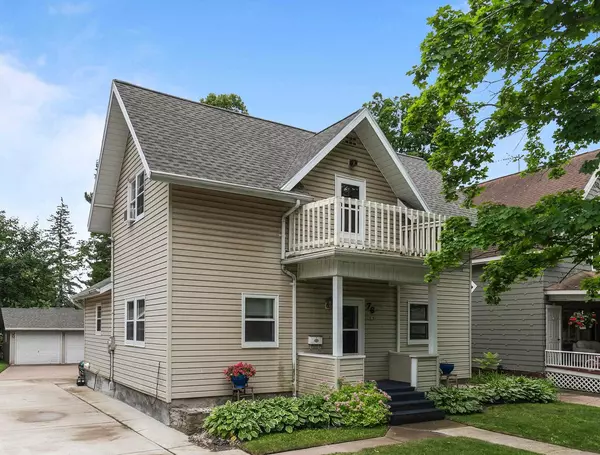 76 N MAIN STREET, Clintonville, WI 54929