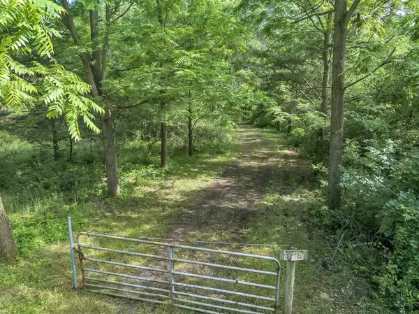 E1461 NORTH LAKE ROAD, Iola, WI 54945