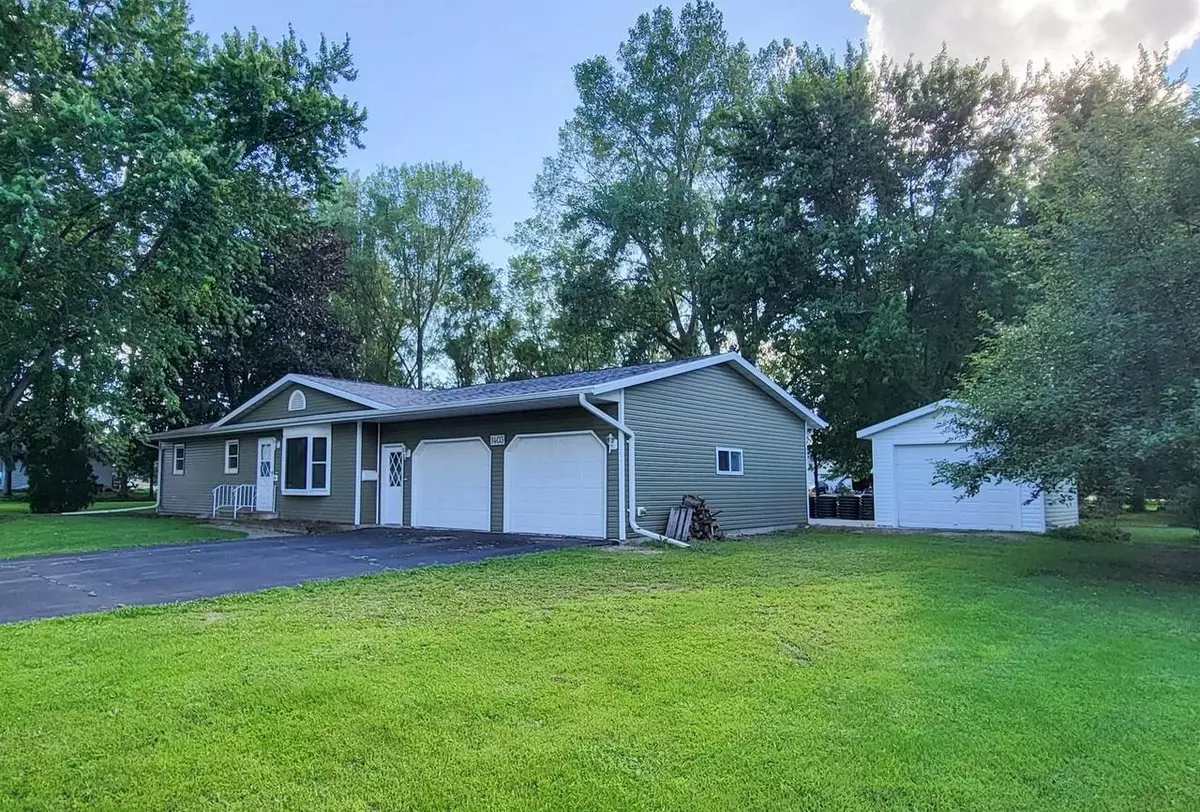 New London, WI 54961,1403 OSHKOSH STREET