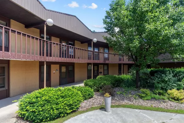 1441 VAN DYKE ROAD #2H, Appleton, WI 54914