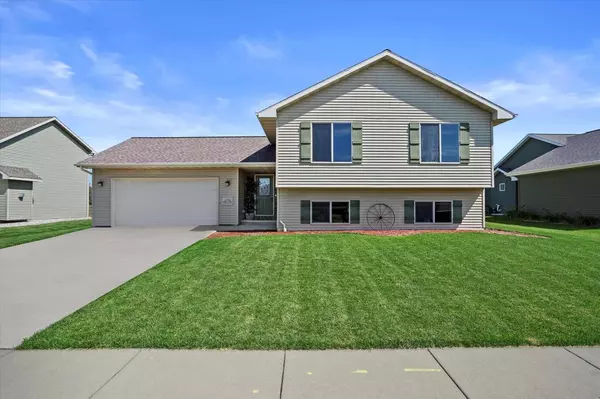 1941 JUSTIN DRIVE, Omro, WI 54963