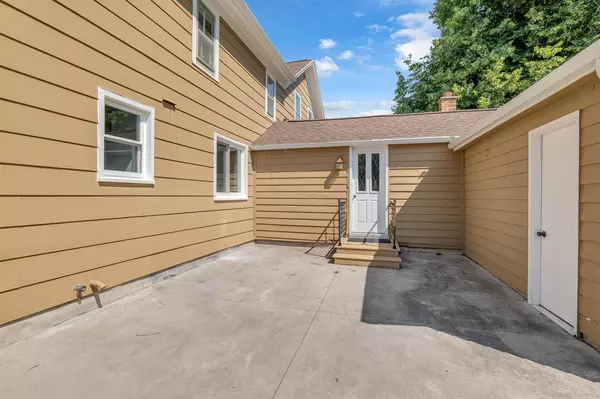 Mount Calvary, WI 53057,211 CALVARY STREET