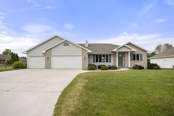 1475 BUCKYS, Green Bay, WI 54313