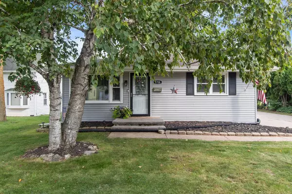 1728 N MASON STREET, Appleton, WI 54914