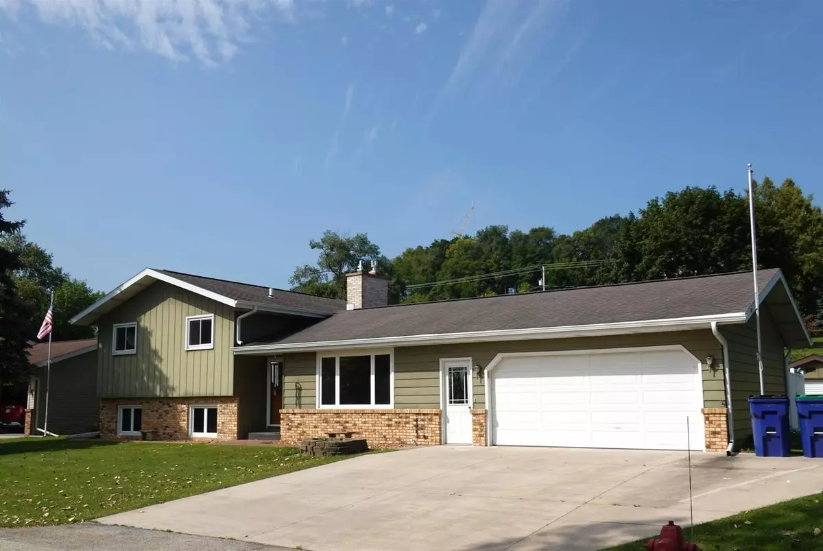 Mount Calvary, WI 53057,250 MAIN STREET