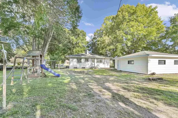 Winneconne, WI 54986,128 S 7TH AVENUE