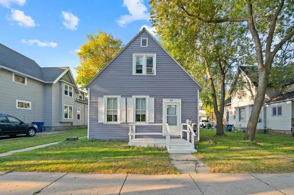 825 DOUSMAN STREET, Green Bay, WI 54303