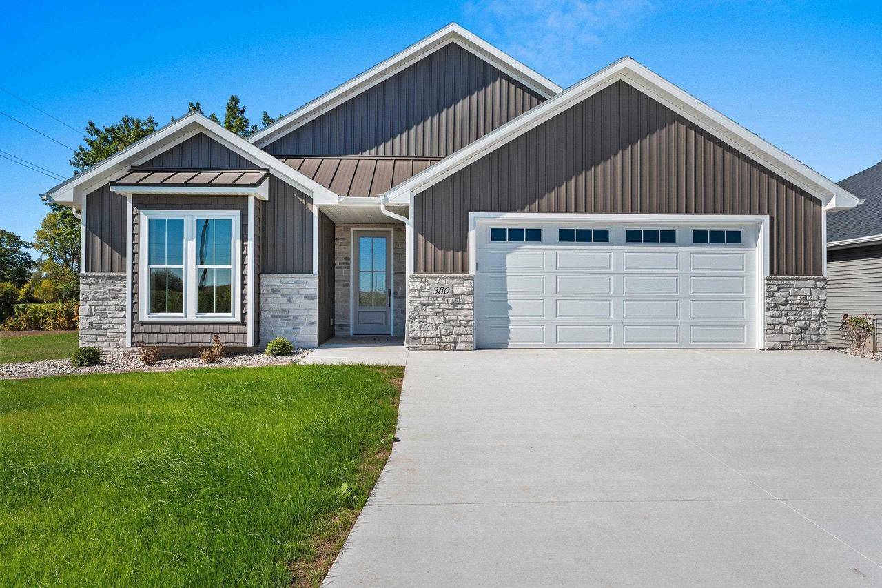 380 EAGLEWOOD TRAIL, Green Bay, WI 54311