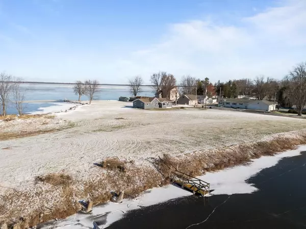 Winneconne, WI 54986,7174 LABELLE SHORE ROAD