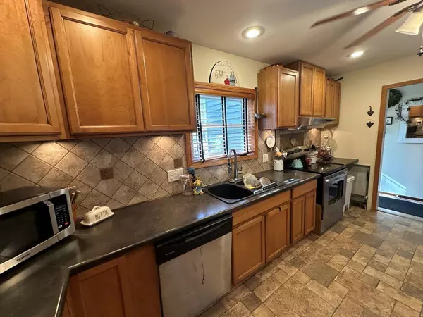 Clintonville, WI 54929,81 TORREY STREET