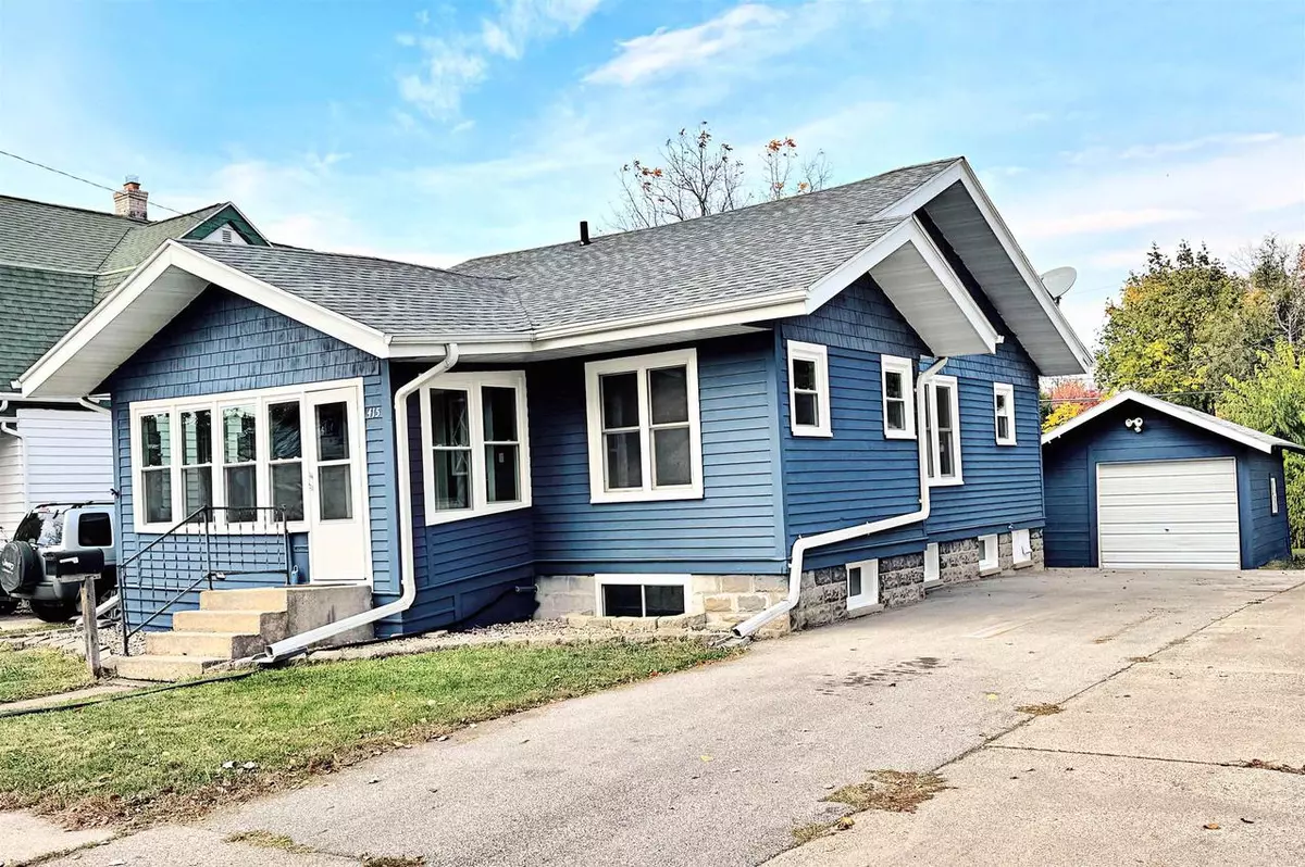 New London, WI 54961,415 W COOK STREET