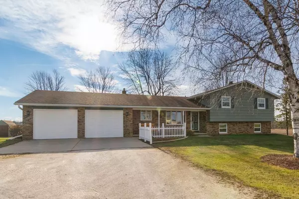 3758 LARK ROAD, Greenleaf, WI 54126