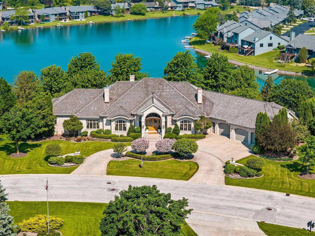 1605 E SONATA DRIVE, Green Bay, WI 54311