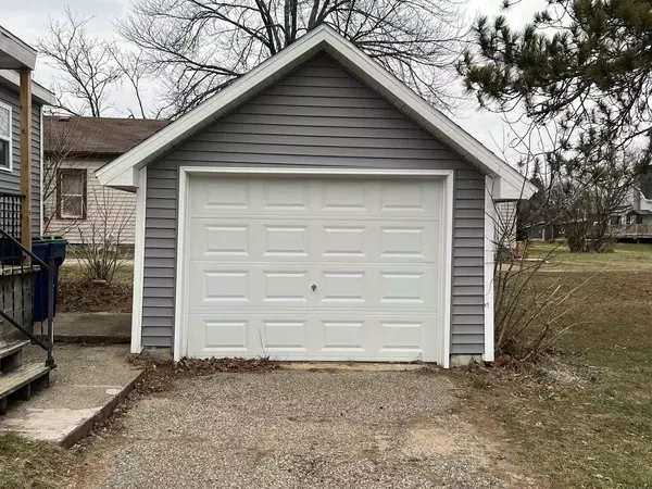 Iola, WI 54945,255 S MAIN STREET