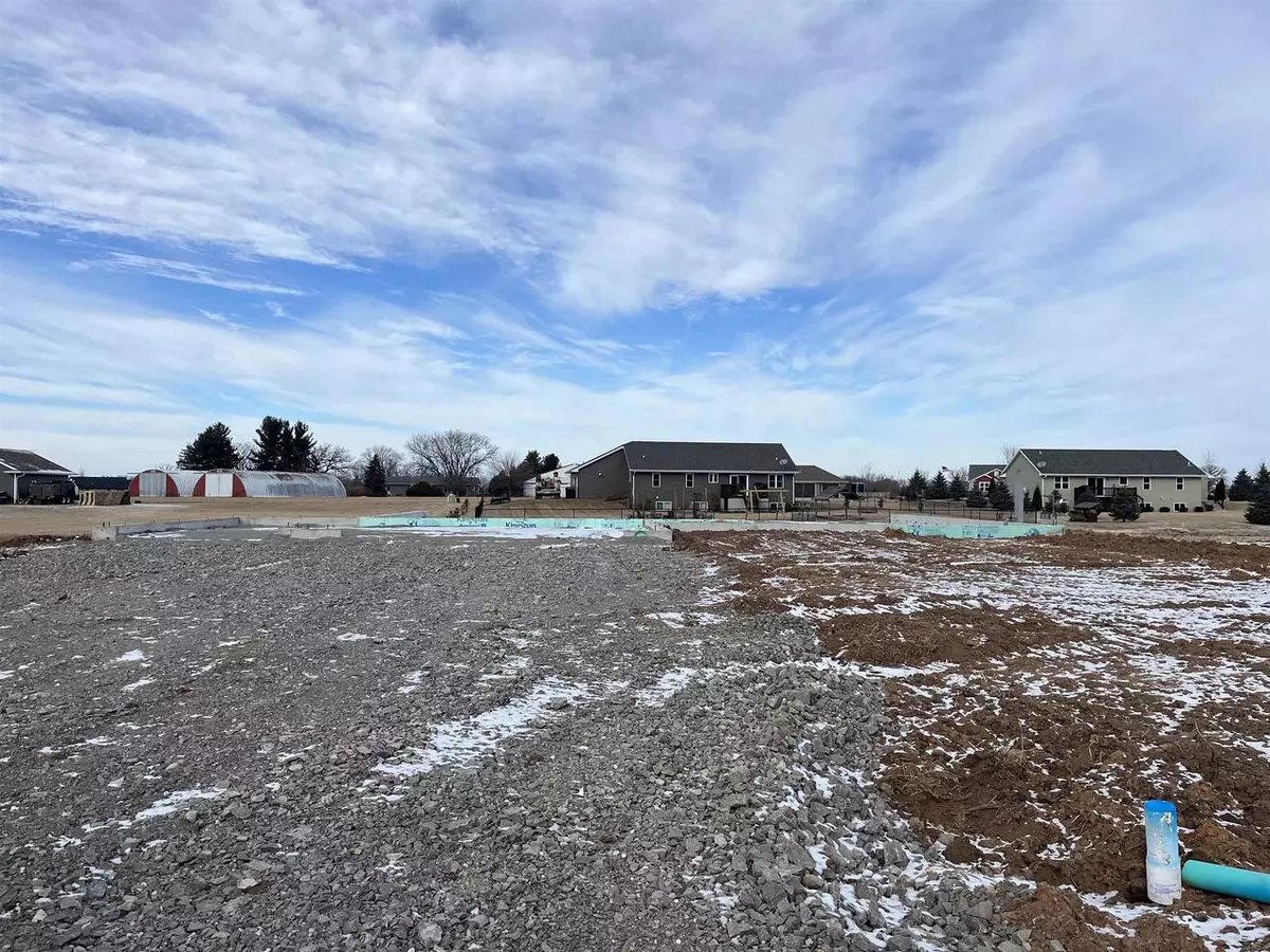 Omro, WI 54963,5292 CORNHUSK LANE