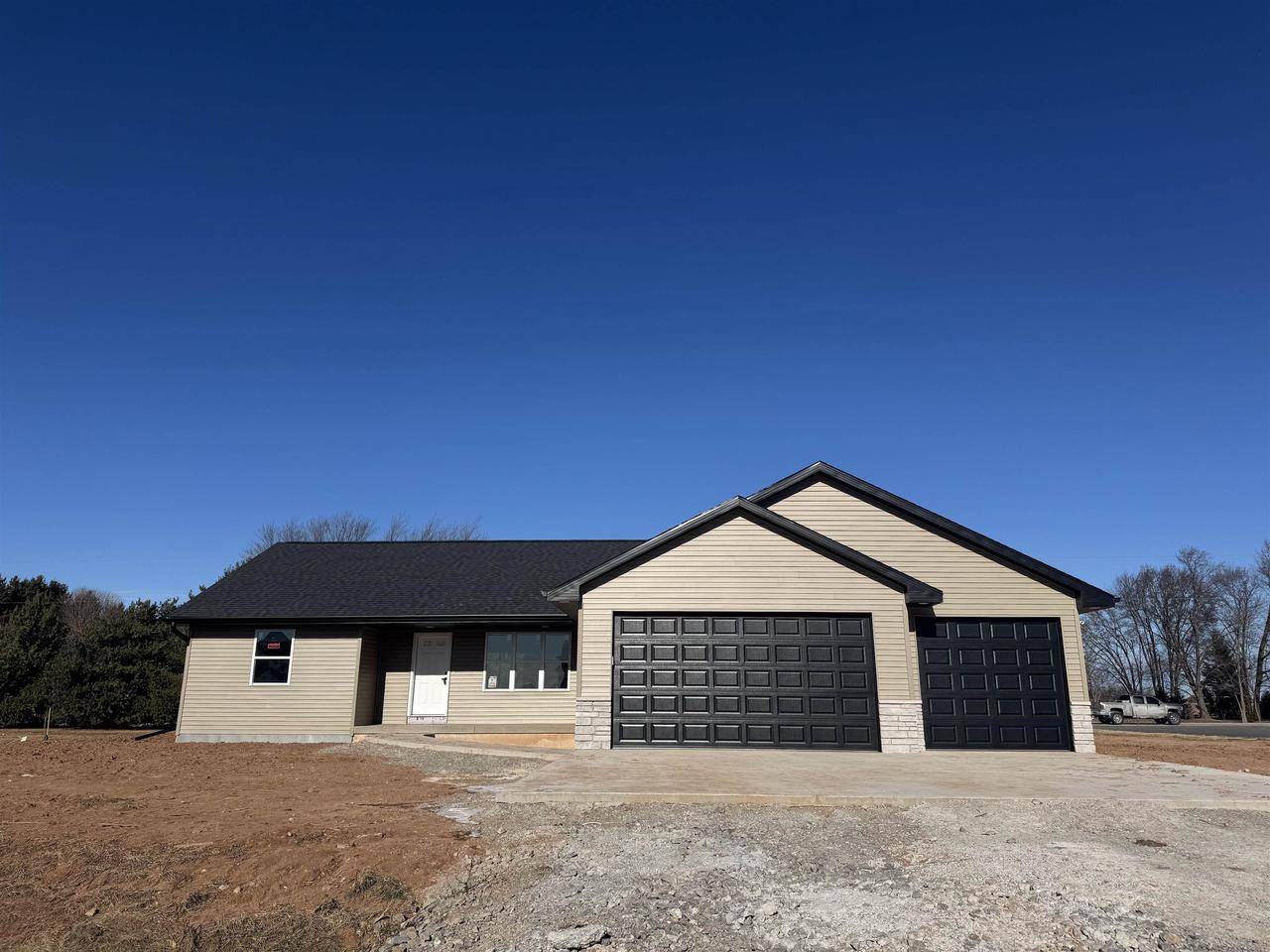 5086 TAMARACK TRAIL, Oshkosh, WI 54904