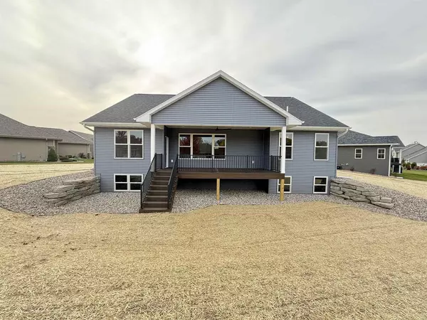 Menasha, WI 54952,920 CLOVER COURT