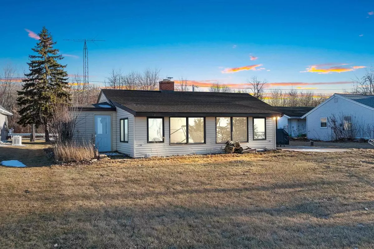 Luxemburg, WI 54217,N9549 BAY SHORE LANE