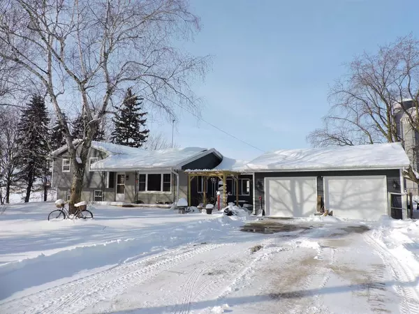 5622 COUNTY RD E, Omro, WI 54963