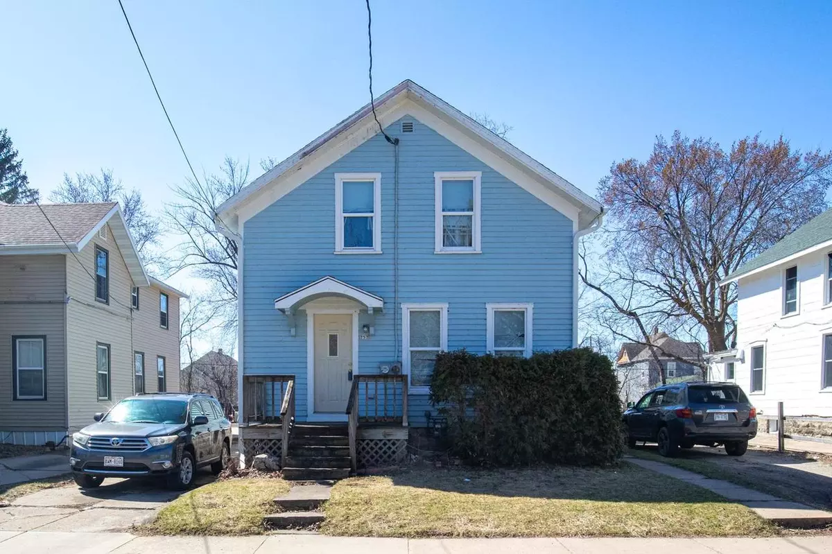 Oshkosh, WI 54901,757 WOODLAND AVENUE