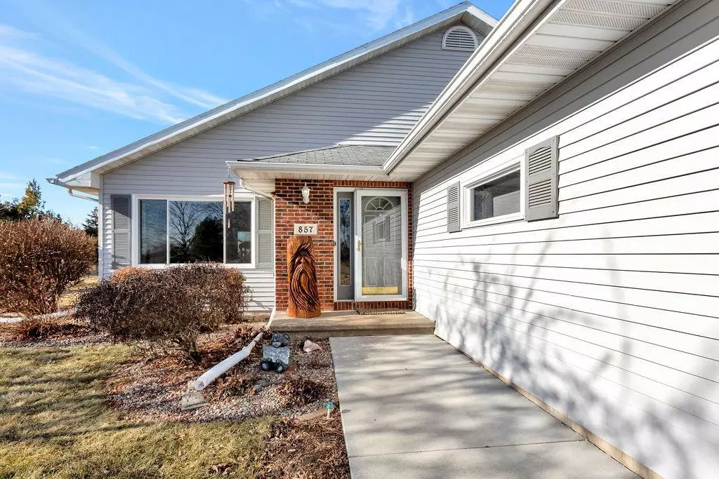 Omro, WI 54963,857 HARRISON AVENUE