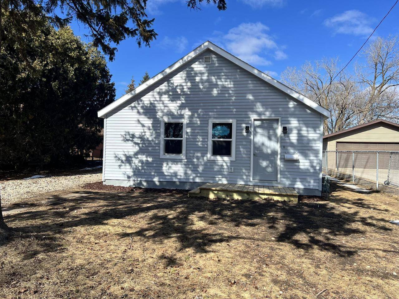 238 W SMITH AVENUE, Oshkosh, WI 54901