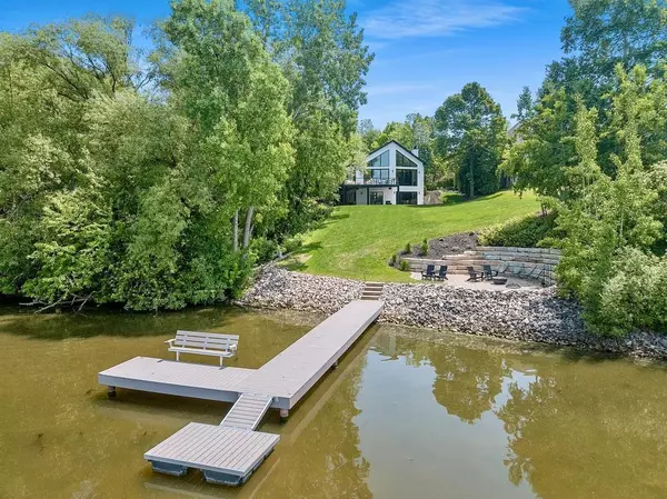 De Pere, WI 54115,2080 GREENLEAF ROAD