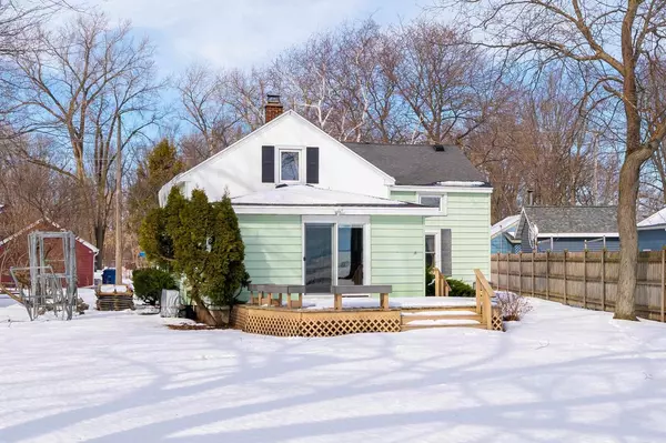 1813 BRIGHTON BEACH ROAD, Menasha, WI 54952