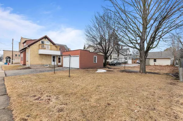 Menasha, WI 54952,501 DE PERE STREET