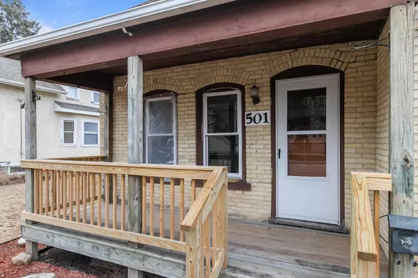 Menasha, WI 54952,501 DE PERE STREET